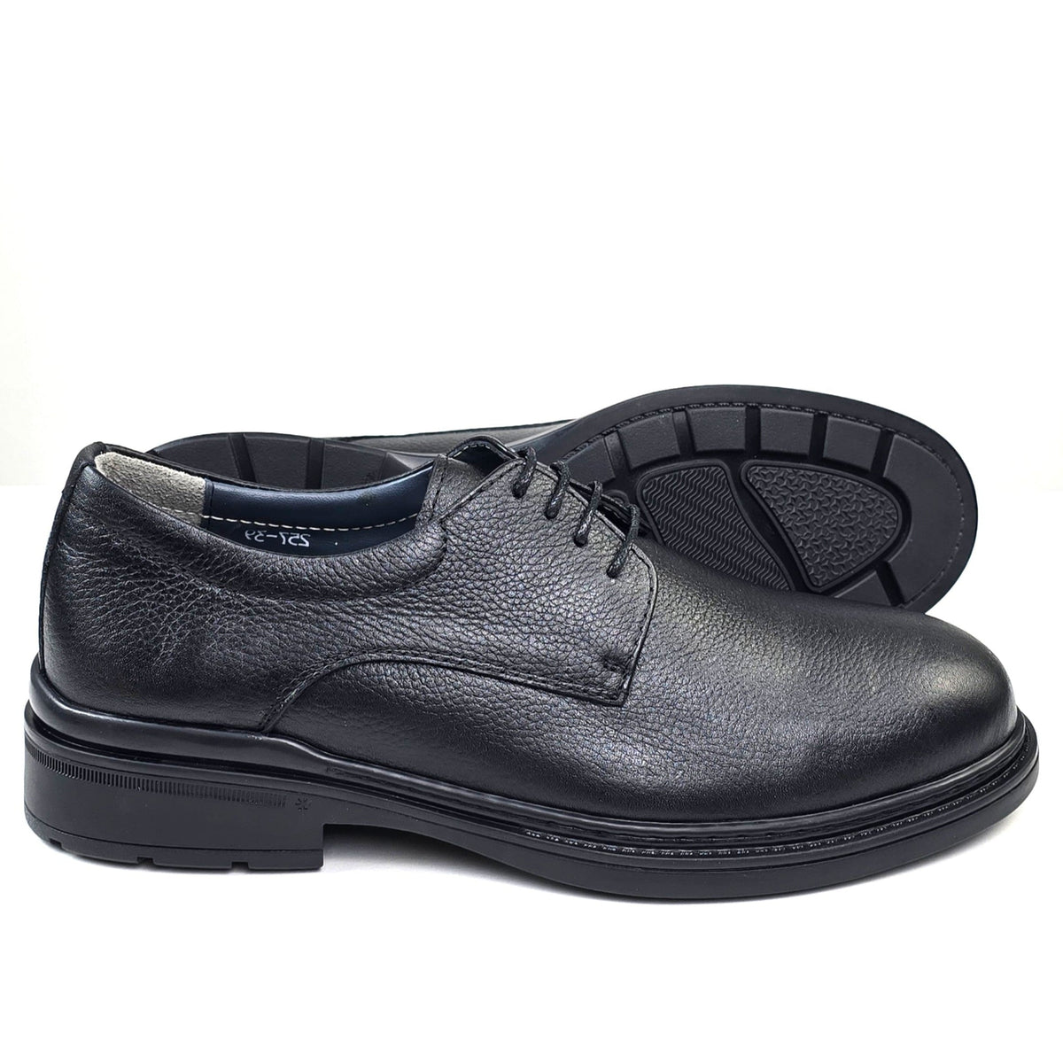 0557 chaussure Richelieu homme en cuir noir