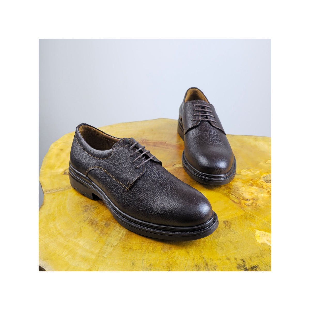 0557 chaussure Richelieu homme en cuir marron