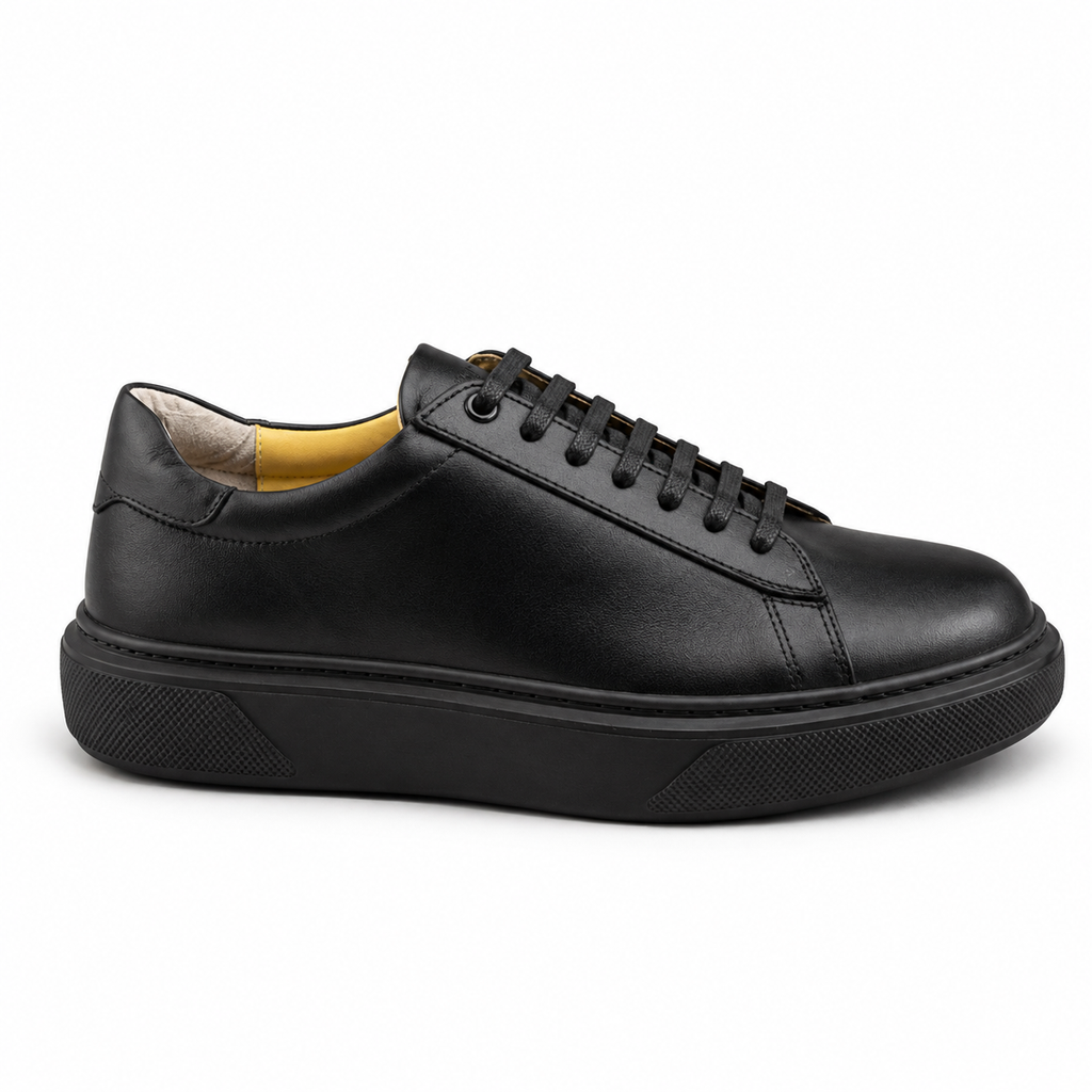 Sneaker Homme en Cuir Noir 54