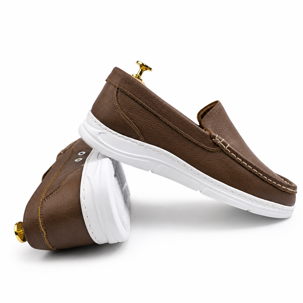 082 Mocassin confort homme en cuir tabac