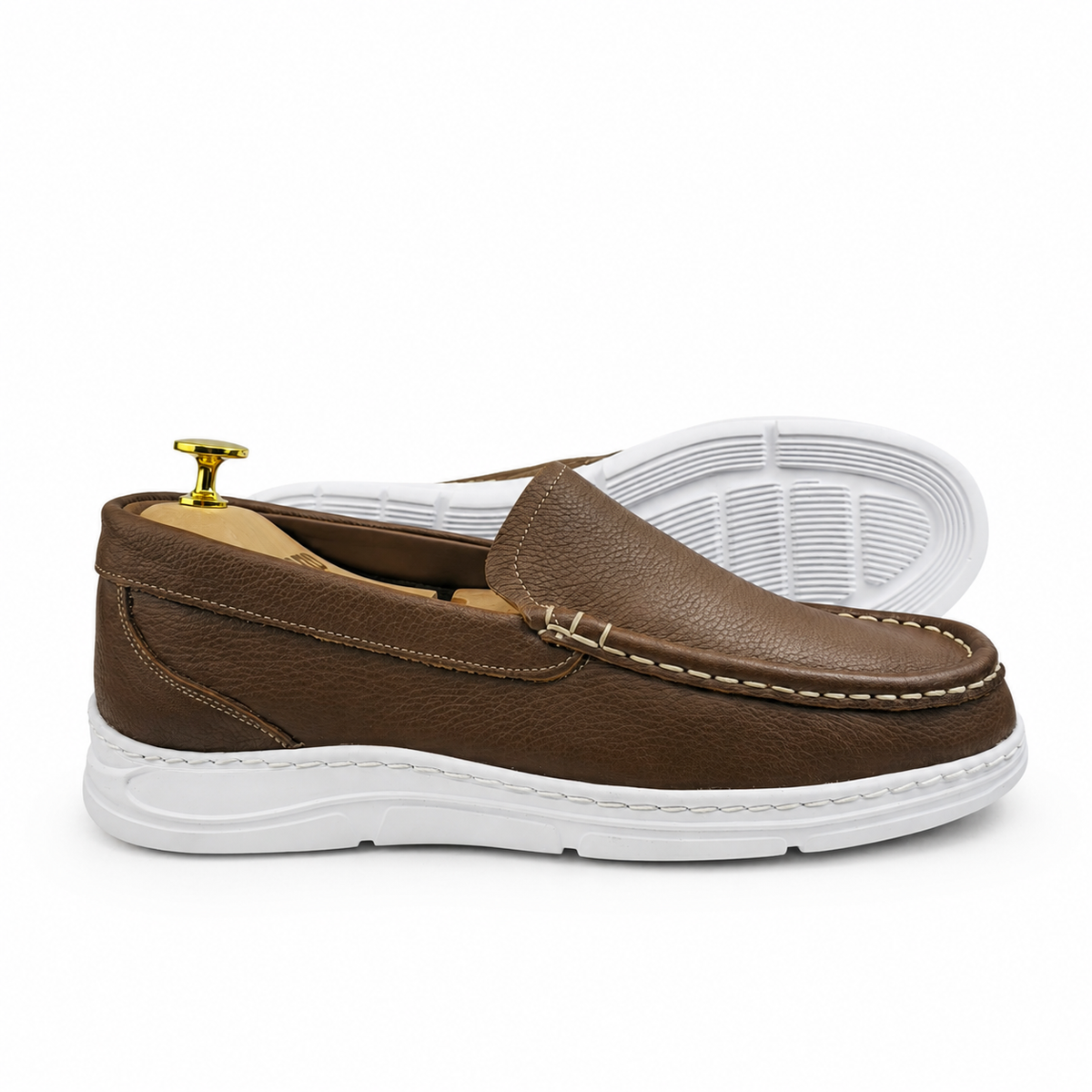 082 Mocassin confort homme en cuir tabac