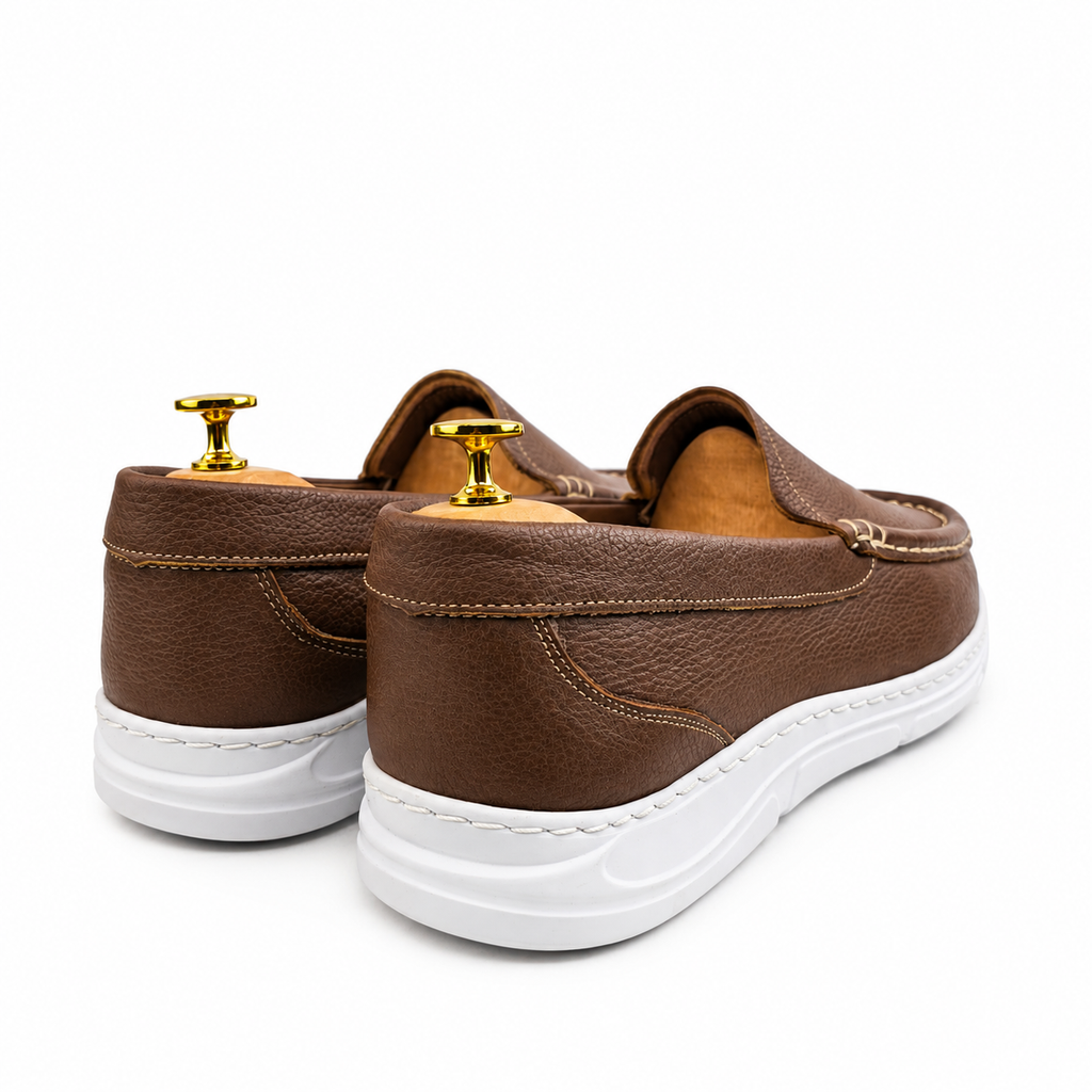 082 Mocassin confort homme en cuir tabac